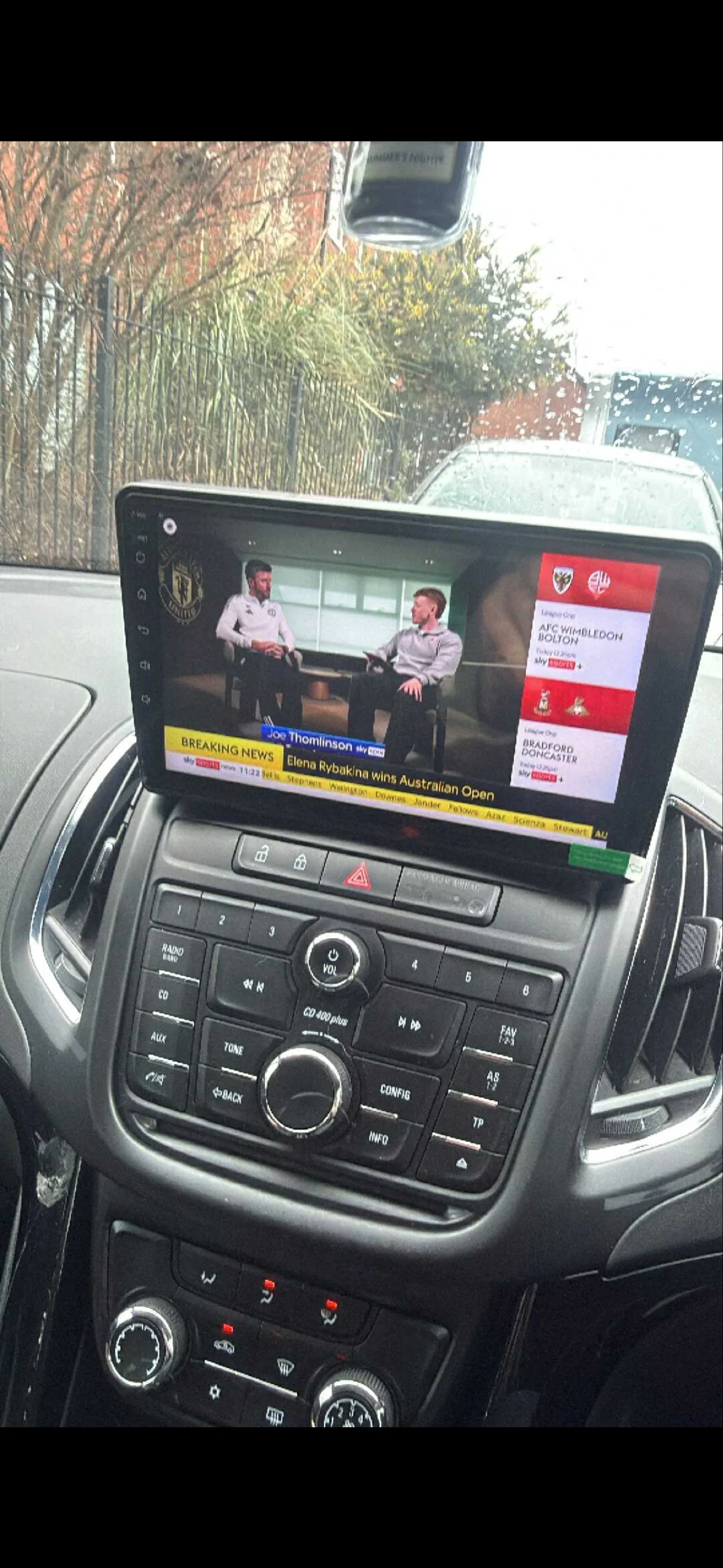Vauxhall Zafira 2011-2016 Wireless Apple CarPlay Upgrade Kit - Image 2